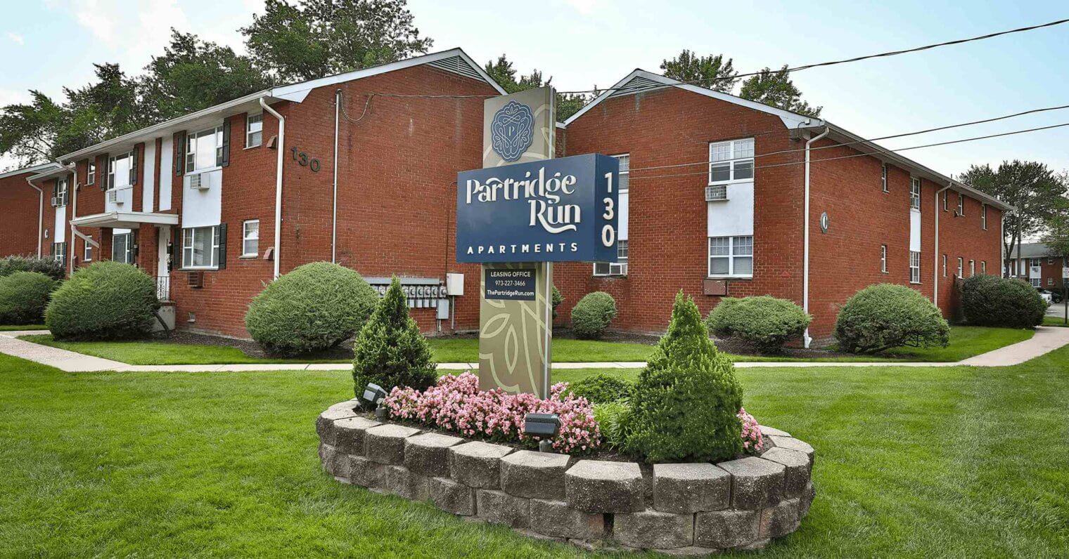 patridge run apartments in parsippany nj property signage community building
